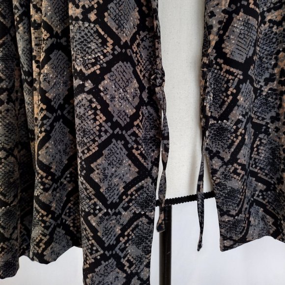 Scoop NYC Reptile Print Open Front Light Jacket - Picture 9 of 12